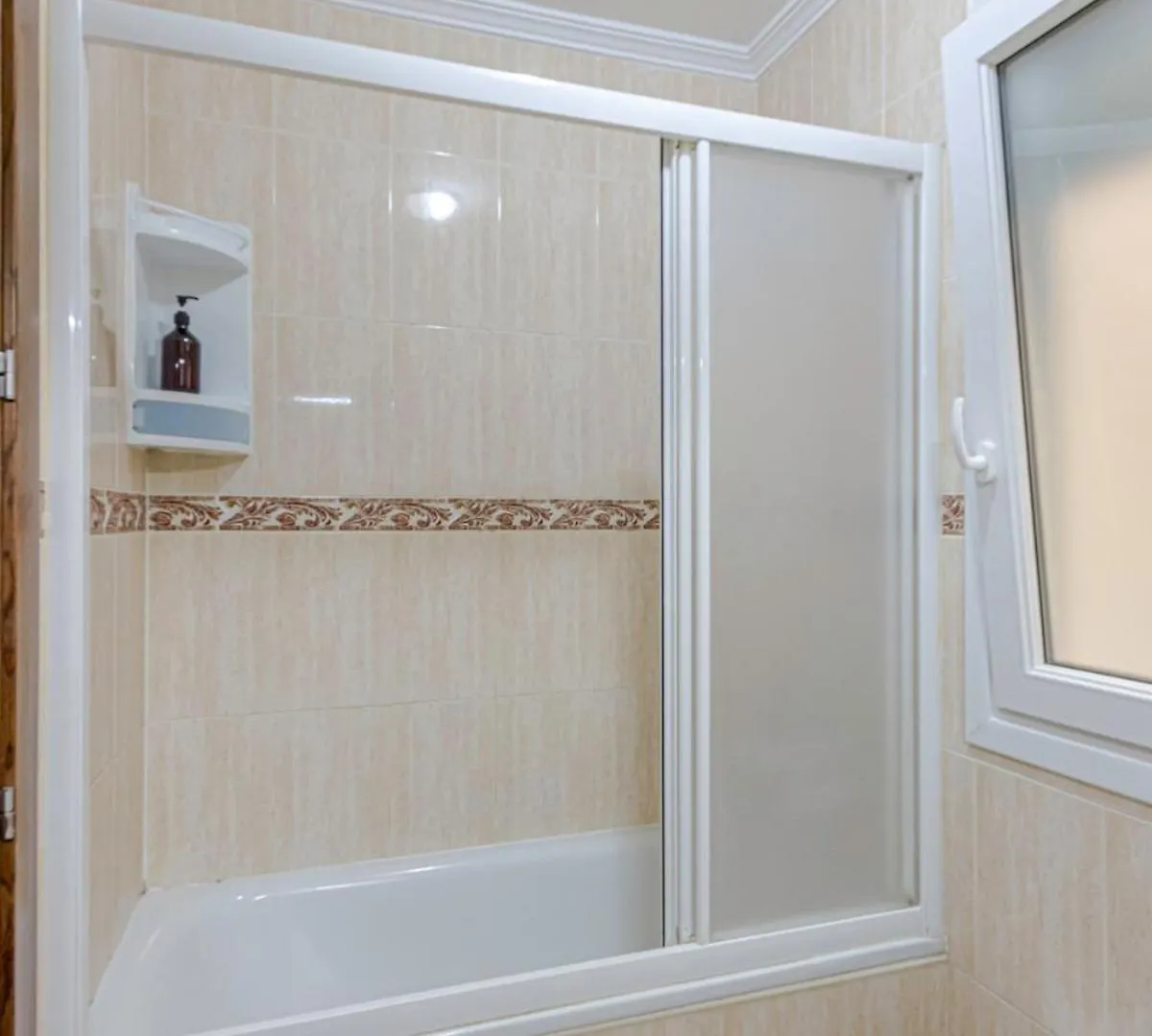 Apt Of 2Bdr With Excellent Location 베날마데나코스타