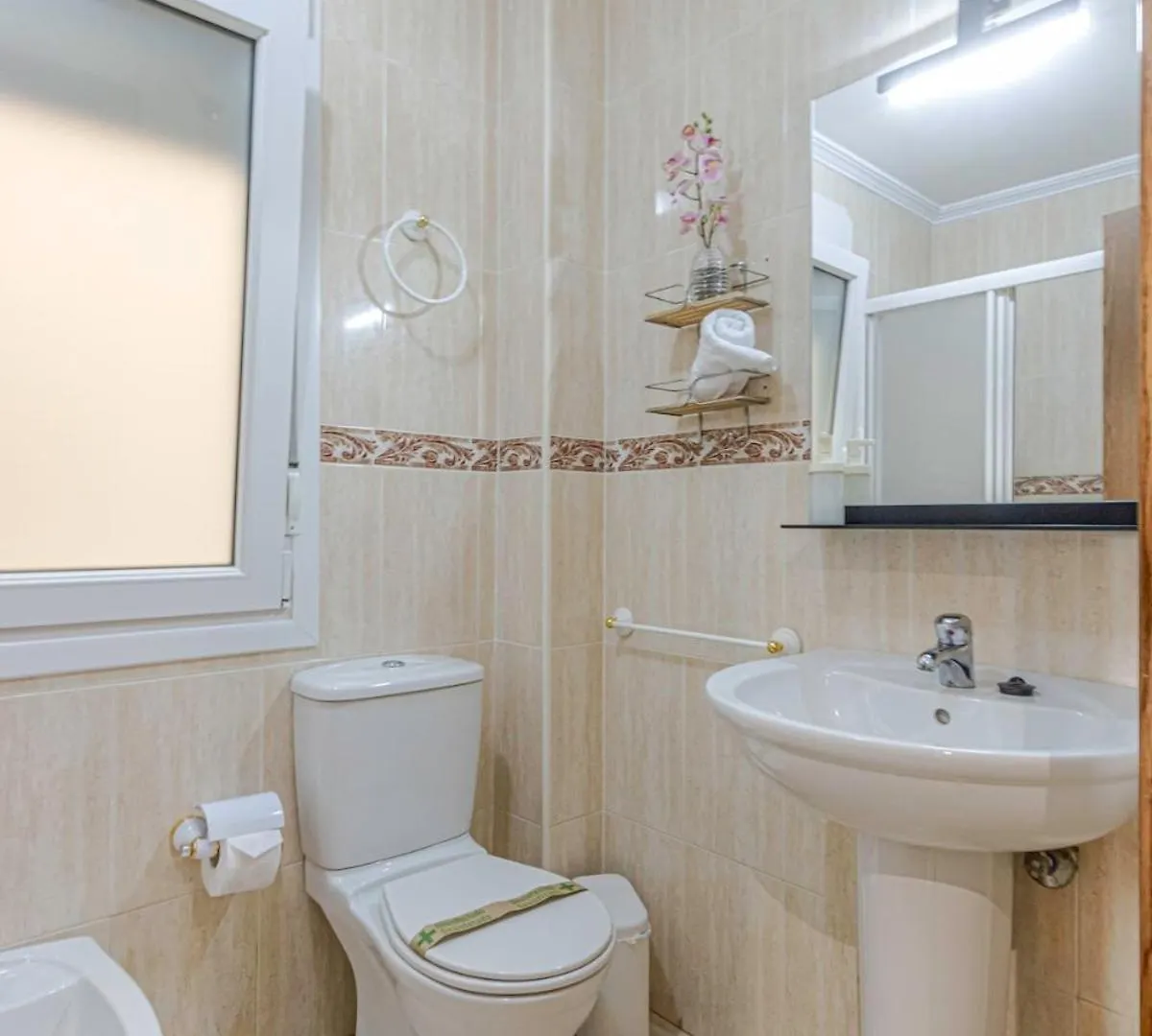 Apt Of 2Bdr With Excellent Location 베날마데나코스타